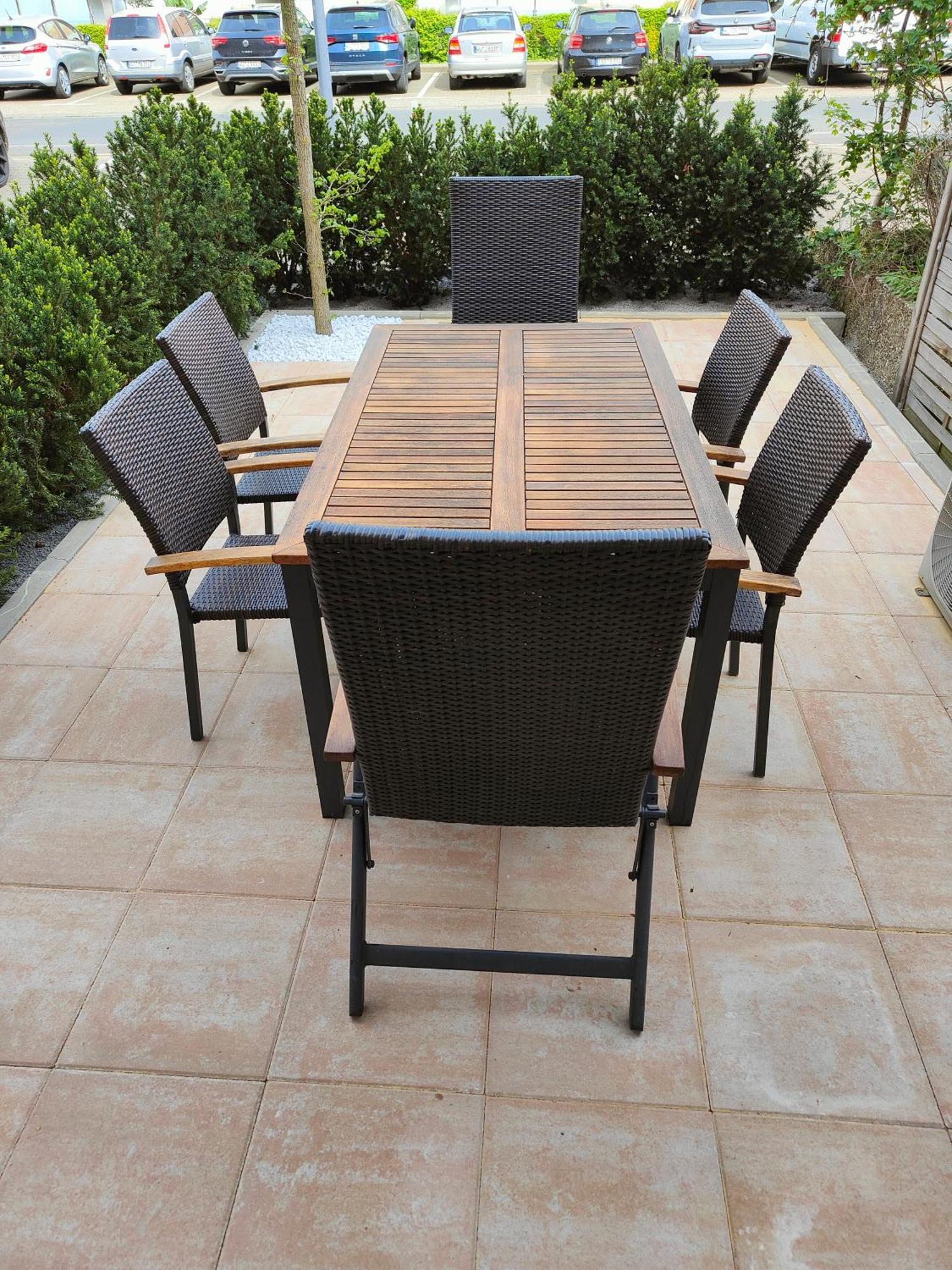 Eleonoras Ferienwohnung In Wuerzburg Stadt Mit Terrasse Im Erdgeschoss Inklusive Eigenen Parkplaetzen Vor Der Tuer Екстериор снимка